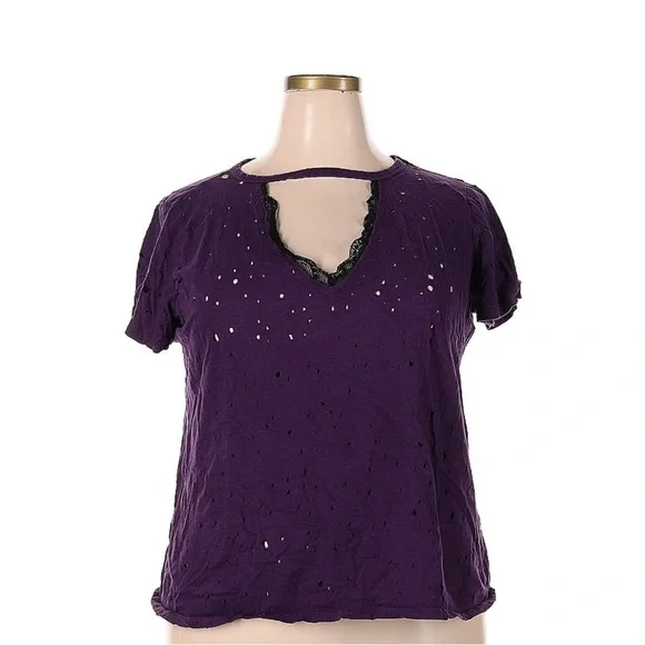 Torrid 2x purple top with keyhole neckline and holes detailing - Picture 1 of 3